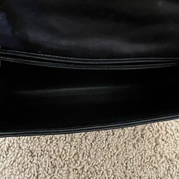 Chanel lambskin shoulder bag - Picture 3 of 8